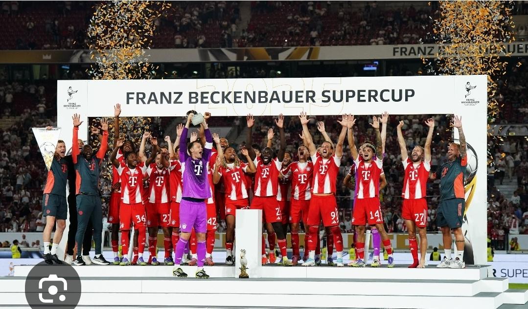 Luis Díaz celebra el triunfo con su equipo Bayern Múnich
