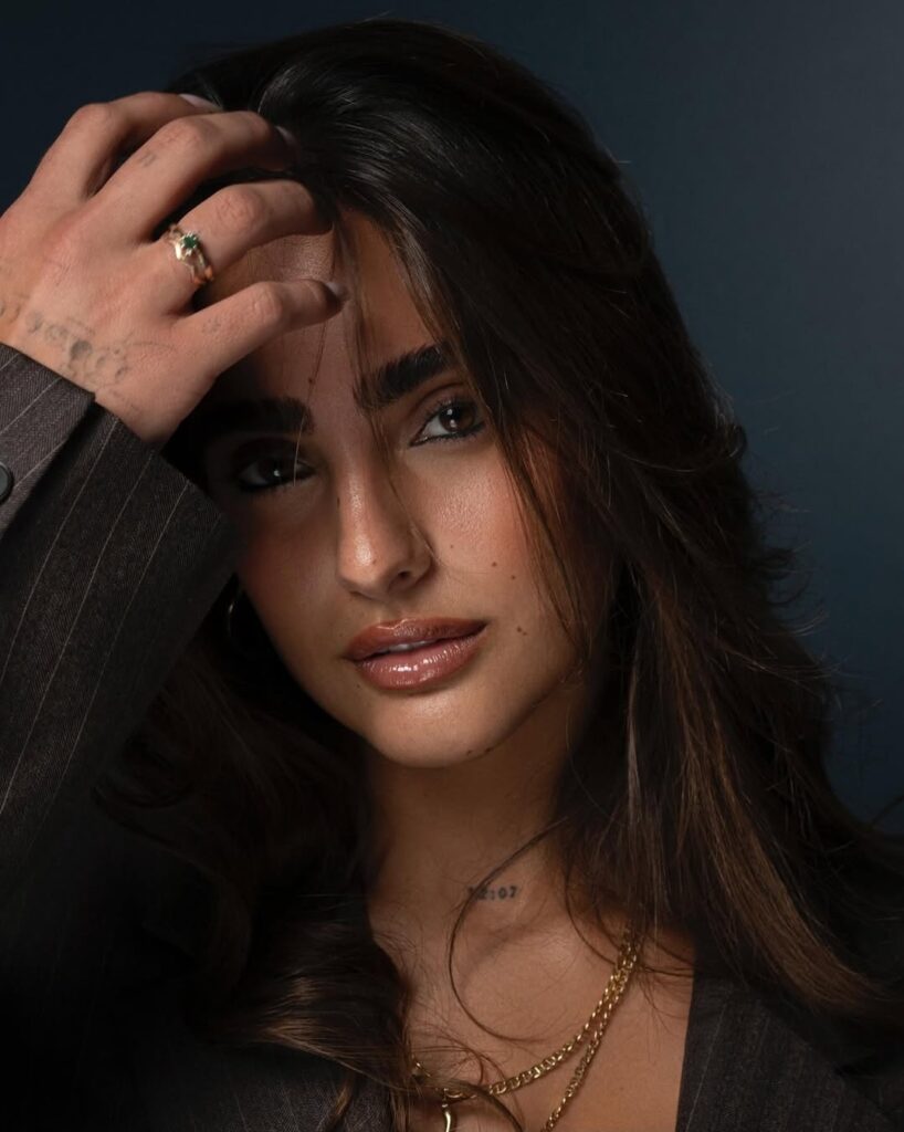 Isabella Ladera rostro
